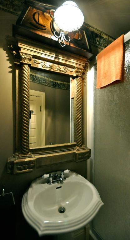 Creighton Manor Inn Bed & Breakfast Orillia Quarto foto